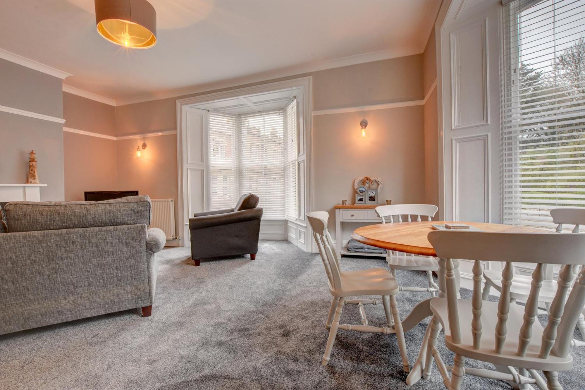 Park Place Apartment *